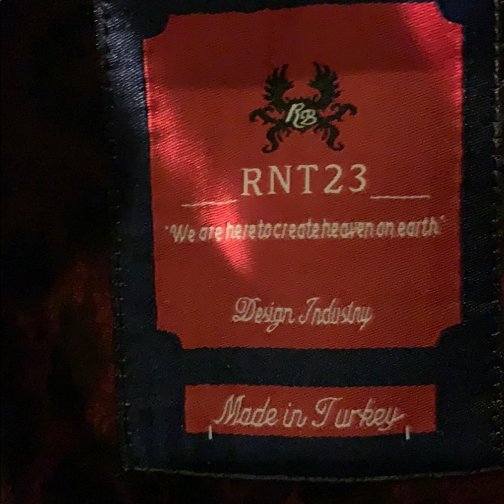 Vest - Picture 2 of 4